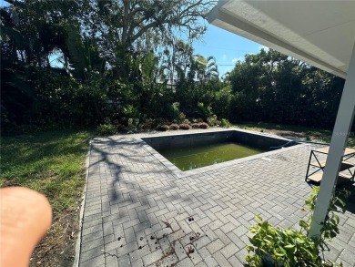 Under contract-accepting backup offers. Almost 1/2 Acre lot (0 on The Renaisssance Vinoy Golf Club in Florida - for sale on GolfHomes.com, golf home, golf lot