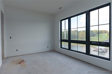 Amazing New Waterfront Home built by Thomas Construction in on The Oaks Golf Course in Missouri - for sale on GolfHomes.com, golf home, golf lot