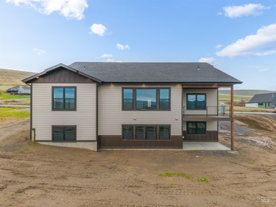 Brand new construction on Quail Ridge Golf Course in Clarkston on Quail Ridge Golf Course in WA - for sale on GolfHomes.com, golf home, golf lot