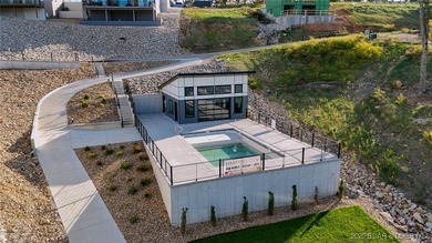 Amazing New Waterfront Home built by Thomas Construction in on The Oaks Golf Course in Missouri - for sale on GolfHomes.com, golf home, golf lot