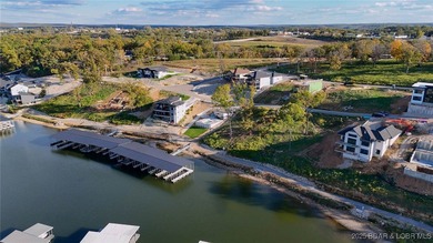 Amazing New Waterfront Home built by Thomas Construction in on The Oaks Golf Course in Missouri - for sale on GolfHomes.com, golf home, golf lot