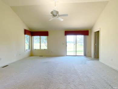 Excellent opportunity to become the new owner of this 2 bedroom on Eagle Glen Golf Club in Indiana - for sale on GolfHomes.com, golf home, golf lot