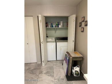Great Winter getaway ! This home is move in ready. Quartz on Sun Lakes Country Club in Arizona - for sale on GolfHomes.com, golf home, golf lot
