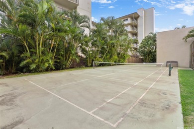 2 PARKING!!! Enjoy stunning views of the golf course and Diamond on Ala Wai Golf Course in Hawaii - for sale on GolfHomes.com, golf home, golf lot