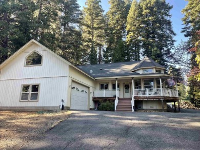 This charming 3 bedroom 2 bathroom mountain home is the perfect on Lake Almanor Country Club in California - for sale on GolfHomes.com, golf home, golf lot