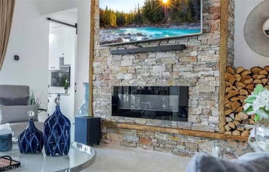 TURNKEY INVESTMENT OPPORTUNITY! Experience Southwest Florida on Palmetto-Pine Country Club in Florida - for sale on GolfHomes.com, golf home, golf lot