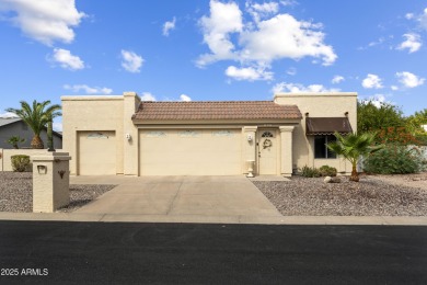 Beautifully maintained 2bed+ a den/2bath home offering 1805sqft on Cottonwood Country Club in Arizona - for sale on GolfHomes.com, golf home, golf lot