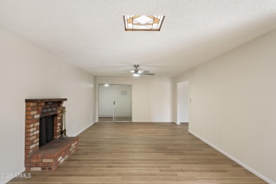 Beautifully maintained 2bed+ a den/2bath home offering 1805sqft on Cottonwood Country Club in Arizona - for sale on GolfHomes.com, golf home, golf lot