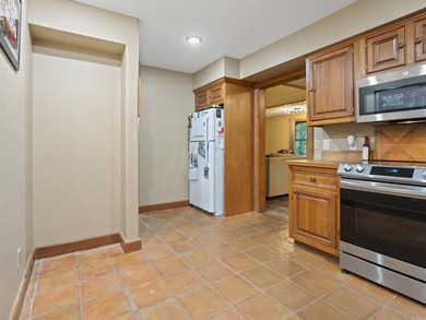 THIS CHARMING 2 STORY HOME CENTRALLY LOCATED IN BEAUTIFUL HOT on DeSoto Golf Course in Arkansas - for sale on GolfHomes.com, golf home, golf lot