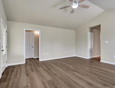 Immaculate, move-in ready, one-story home in the Diamondhead on Diamondhead Golf and Country Club in Arkansas - for sale on GolfHomes.com, golf home, golf lot