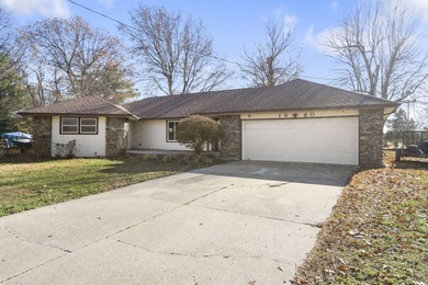 Welcome to this inviting single story home at 1980 E Smith in on Bill and Payne Stewart Golf Course  in Missouri - for sale on GolfHomes.com, golf home, golf lot