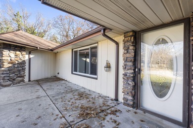 Welcome to this inviting single story home at 1980 E Smith in on Bill and Payne Stewart Golf Course  in Missouri - for sale on GolfHomes.com, golf home, golf lot