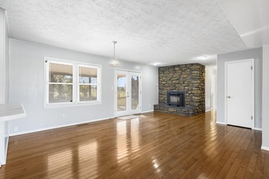 Welcome to this inviting single story home at 1980 E Smith in on Bill and Payne Stewart Golf Course  in Missouri - for sale on GolfHomes.com, golf home, golf lot