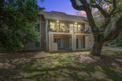 This 1-bedroom, 2-bathroom upper level unit is the perfect on The Seabrook Island Club in South Carolina - for sale on GolfHomes.com, golf home, golf lot
