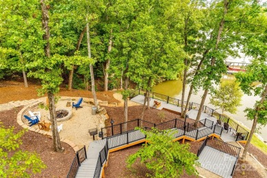 Welcome to this beautifully maintained 3-bedroom, 2.5-bath on Edgewater Golf Club in South Carolina - for sale on GolfHomes.com, golf home, golf lot