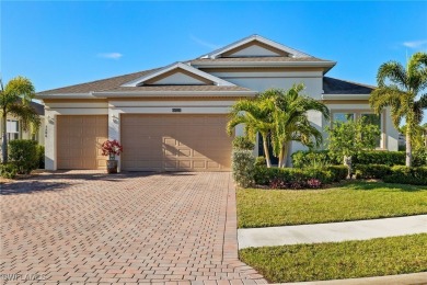 Spacious  gorgeous Wheaton floorplan on a Sweeping Corner Lot in on Sabal Springs Golf and Racquet Club in Florida - for sale on GolfHomes.com, golf home, golf lot