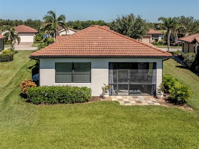 This meticulously maintained, WCI-built residence nestled in the on Sarasota National Golf Club in Florida - for sale on GolfHomes.com, golf home, golf lot