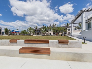 This meticulously maintained, WCI-built residence nestled in the on Sarasota National Golf Club in Florida - for sale on GolfHomes.com, golf home, golf lot