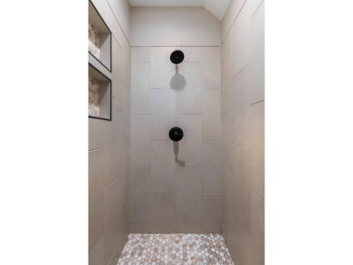 SELLER IS OFFERING A 4000 DOLLAR CREDIT TO A BUYER!
If you're on Patricia Island Golf Club in Oklahoma - for sale on GolfHomes.com, golf home, golf lot