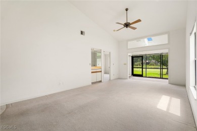 Welcome home to this beautiful 2 bedroom, 2 bath Villa in the on Cross Creek Country Club in Florida - for sale on GolfHomes.com, golf home, golf lot