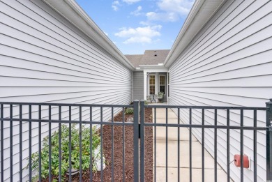 This is a bright and spacious single-level 3-bedroom/2-bathroom on Heron Point Golf Club in South Carolina - for sale on GolfHomes.com, golf home, golf lot