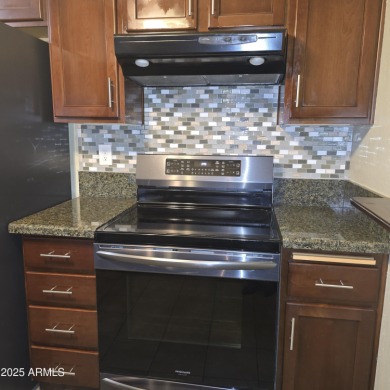 Spacious and Rare 3 bedroom Sun City townhome.  End unit.  Roof on Sun City Lakes West and East in Arizona - for sale on GolfHomes.com, golf home, golf lot