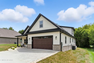 A MUST SEE, 2,811sqft NEW Construction.  FLAT Lot. This 4 BR, 3 on Tellico Village Golf Club in Tennessee - for sale on GolfHomes.com, golf home, golf lot