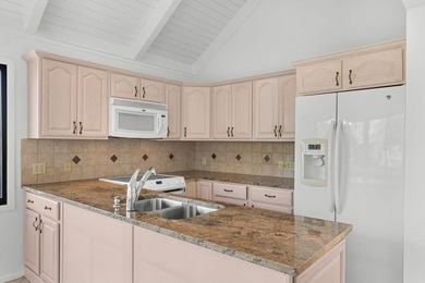 Adorable 2-bedroom, 2.5-bath Sealoft Villa. Wood-burning on The Seabrook Island Club in South Carolina - for sale on GolfHomes.com, golf home, golf lot