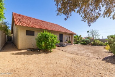 1360 sqft single-level gem! Vaulted ceilings, granite counters on Ancala Country Club in Arizona - for sale on GolfHomes.com, golf home, golf lot