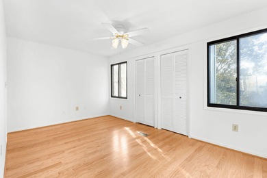 Adorable 2 BR plus loft, 2.5 BA Sealoft Villa. Wood-burning on The Seabrook Island Club in South Carolina - for sale on GolfHomes.com, golf home, golf lot