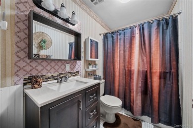 This well-maintained 1 bedroom, 1 bathroom condo offers easy on Leisure Village Golf Course in New York - for sale on GolfHomes.com, golf home, golf lot