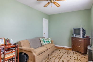 This charming Three-bedroom upper apartment is located in on Clearview Park Golf Course in New York - for sale on GolfHomes.com, golf home, golf lot