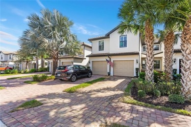 This FURNISHED condominium style 2nd floor Carriage Home is on Panther Run Golf Club in Florida - for sale on GolfHomes.com, golf home, golf lot