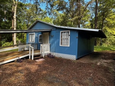 *JUST REDUCED*. If your looking for a cozy place to call home on Pendleton Harbor in Texas - for sale on GolfHomes.com, golf home, golf lot