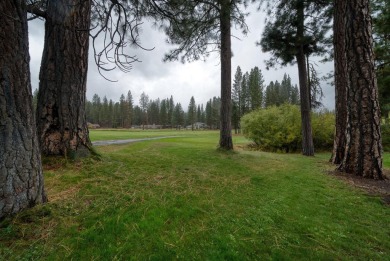 CHARMING FULLY FURNISHED 2 BDRM/2 BATH HOME LOCATED ON THE 17TH on Plumas Pines Golf Resort in California - for sale on GolfHomes.com, golf home, golf lot