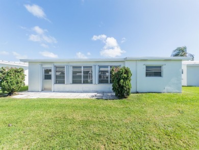 Palm Beach Leisureville--Welcome to one of Boynton Beach's on Leisureville Community Golf Course in Florida - for sale on GolfHomes.com, golf home, golf lot
