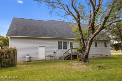 Welcome to 2539 Lenoxville Road in beautiful Beaufort, NC! This on North River Club in North Carolina - for sale on GolfHomes.com, golf home, golf lot
