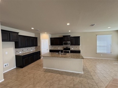 4th BEDROOM IS A BONUS ROOM WITH NO CLOSET. This 3 bedroom 2 on Cleburne Golf Links in Texas - for sale on GolfHomes.com, golf home, golf lot