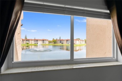 Bright and open 1/1 condo in Phase 3 of Sunrise Lakes community on Sunrise Lakes Phase III in Florida - for sale on GolfHomes.com, golf home, golf lot