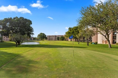 Bright and open 1/1 condo in Phase 3 of Sunrise Lakes community on Sunrise Lakes Phase III in Florida - for sale on GolfHomes.com, golf home, golf lot