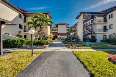 This is a beautiful, move in ready, and amazingly priced home in on Kelly Greens Golf and Country Club in Florida - for sale on GolfHomes.com, golf home, golf lot