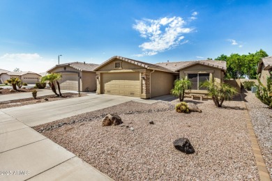 This well maintained 2 bed 2 bath home is in an active adult on Lone Tree Golf Club in Arizona - for sale on GolfHomes.com, golf home, golf lot