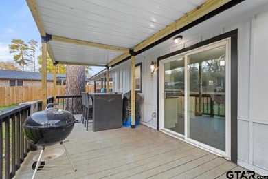 Welcome to this adorable, move-in-ready home on a large lot in on Hide-A-Way Lake Golf Course in Texas - for sale on GolfHomes.com, golf home, golf lot