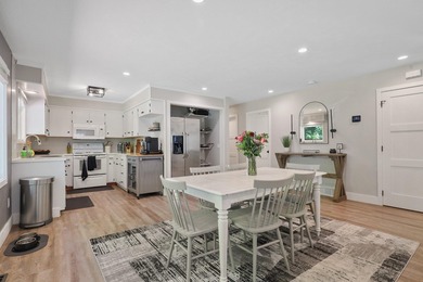 Welcome to this beautifully updated rancher located in the on Manito Golf and Country Club in Washington - for sale on GolfHomes.com, golf home, golf lot