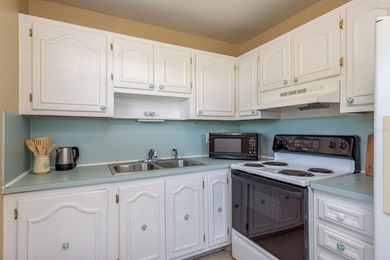 Under contract-accepting backup offers. Welcome to Paradise on Summertree Golf Course in Florida - for sale on GolfHomes.com, golf home, golf lot