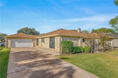 Escape to paradise every day with this outstanding, centrally on Briarcrest Country Club, Inc. in Texas - for sale on GolfHomes.com, golf home, golf lot