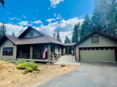 A must see 3 bedroom 2 bath detached 2 car garage lovely home on Lake Almanor West Golf Course in California - for sale on GolfHomes.com, golf home, golf lot
