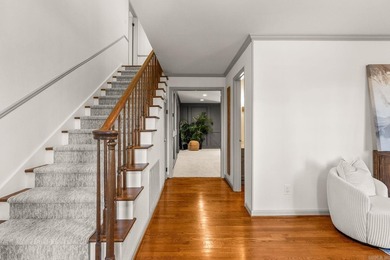 Set on a quiet cul-de-sac in Pleasant Valley, this on Pleasant Valley Country Club in Arkansas - for sale on GolfHomes.com, golf home, golf lot