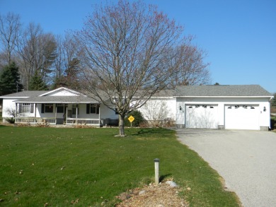 GOLF VIEW ESTATES!!! This 3 bed, 2 bath manufactured-home is on Lakeside Links Golf Course in Michigan - for sale on GolfHomes.com, golf home, golf lot