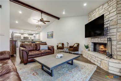 Welcome to the Oaks! This charming home offers an opportunity to on Highland Lakes Golf Course in Texas - for sale on GolfHomes.com, golf home, golf lot
